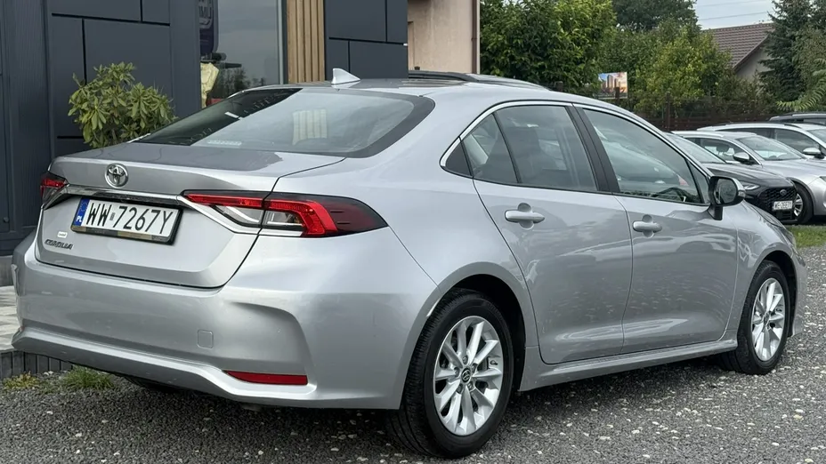 TOYOTA Corolla -