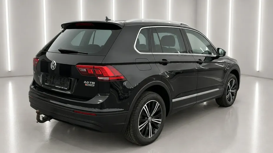 VOLKSWAGEN Tiguan -