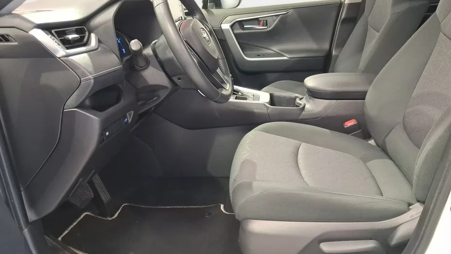 TOYOTA RAV4 -