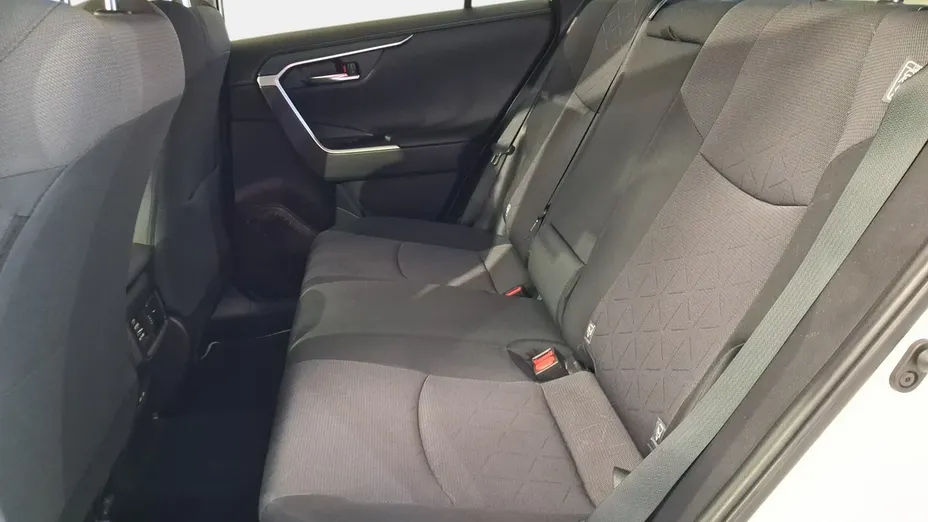 TOYOTA RAV4 -