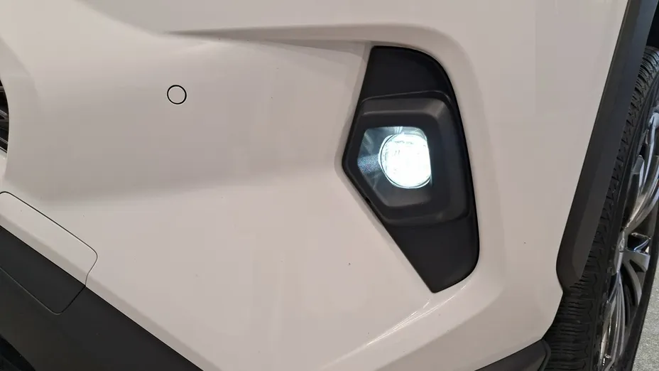 TOYOTA RAV4 -
