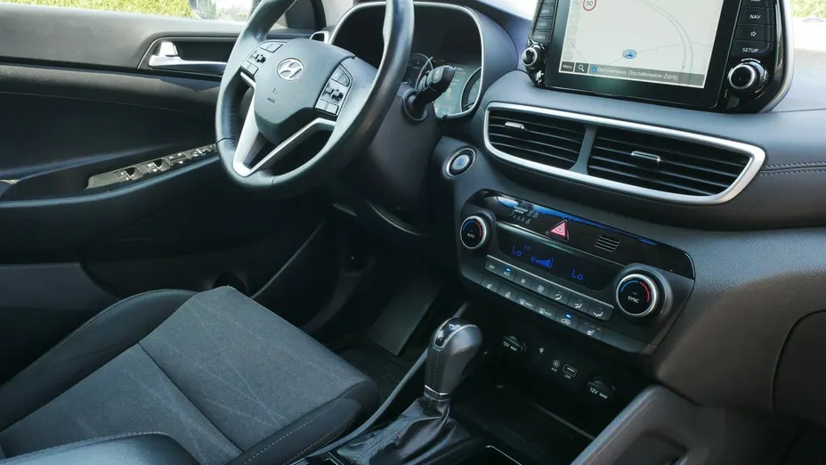 HYUNDAI Tucson -