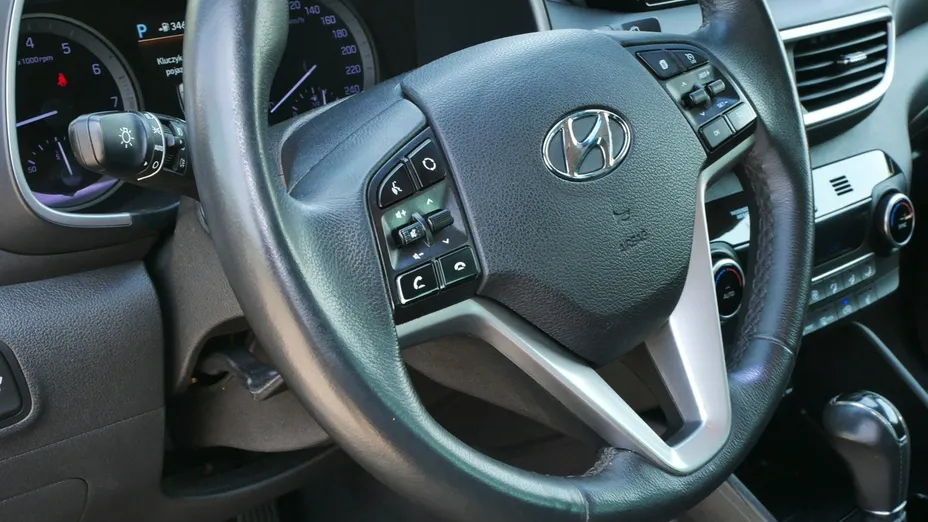 HYUNDAI Tucson -