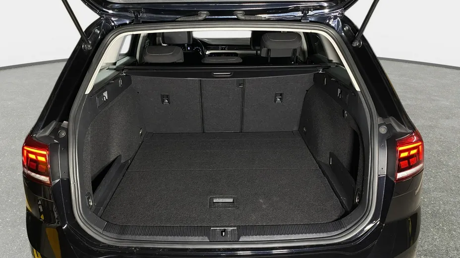 VOLKSWAGEN Passat -