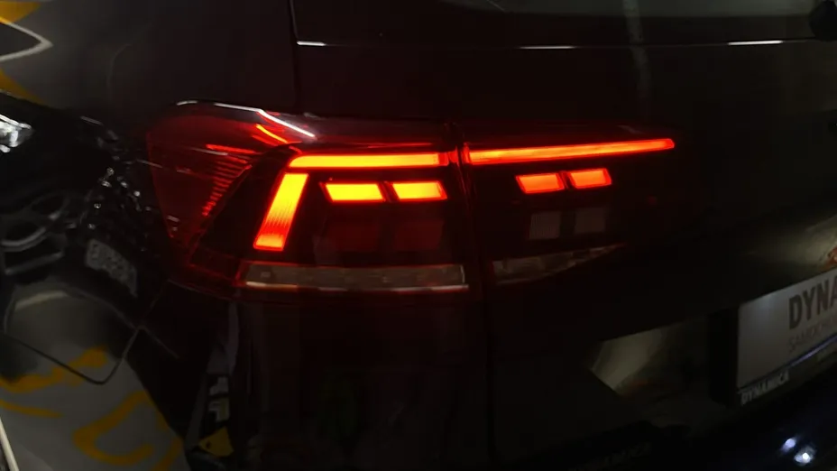 VOLKSWAGEN Passat -