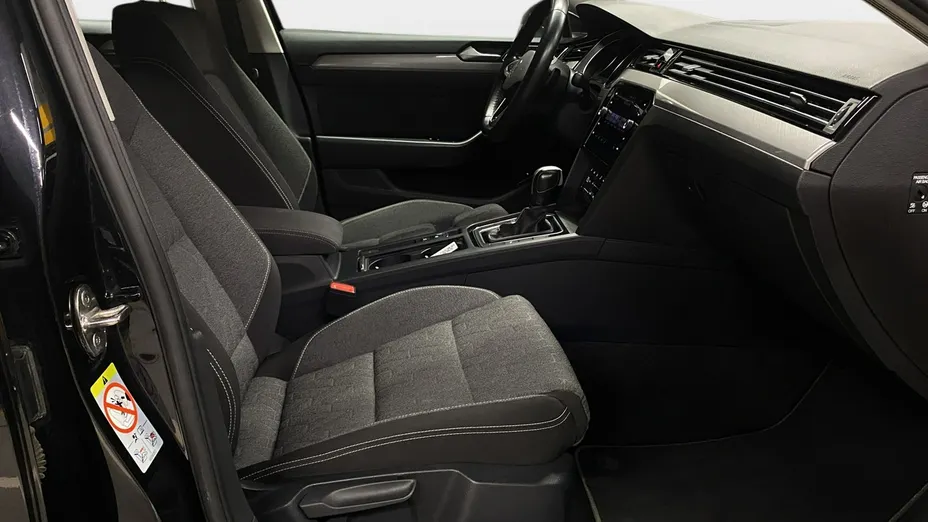 VOLKSWAGEN Passat -