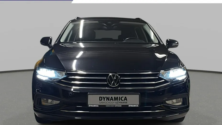 VOLKSWAGEN Passat -
