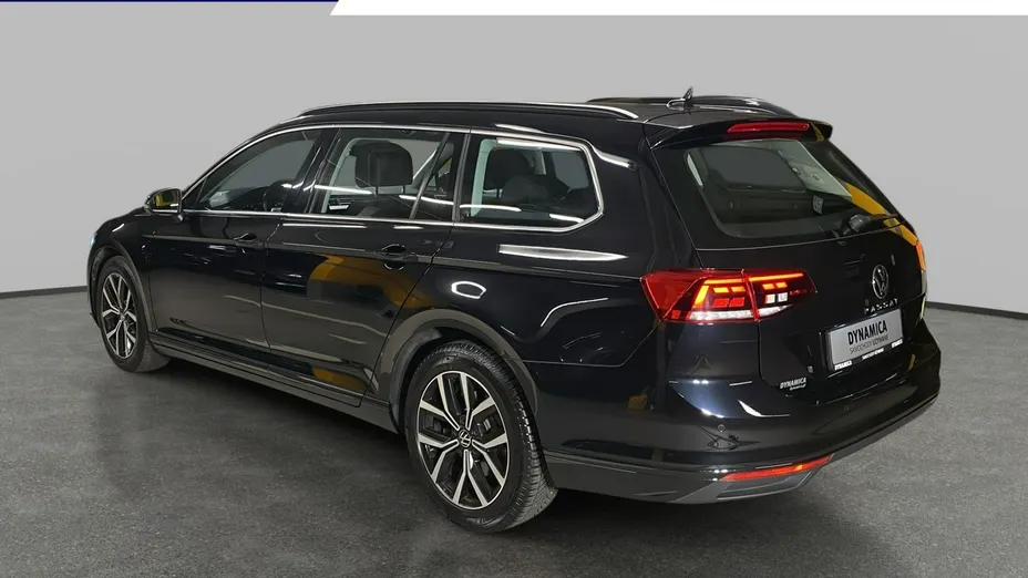 VOLKSWAGEN Passat -