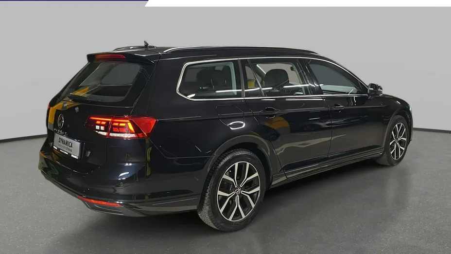VOLKSWAGEN Passat -