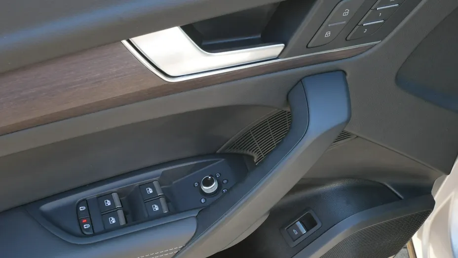 AUDI Q5 -