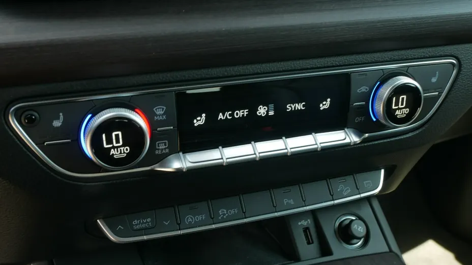 AUDI Q5 -