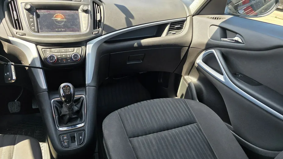 OPEL Zafira -