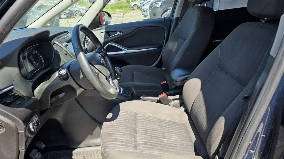 OPEL Zafira -
