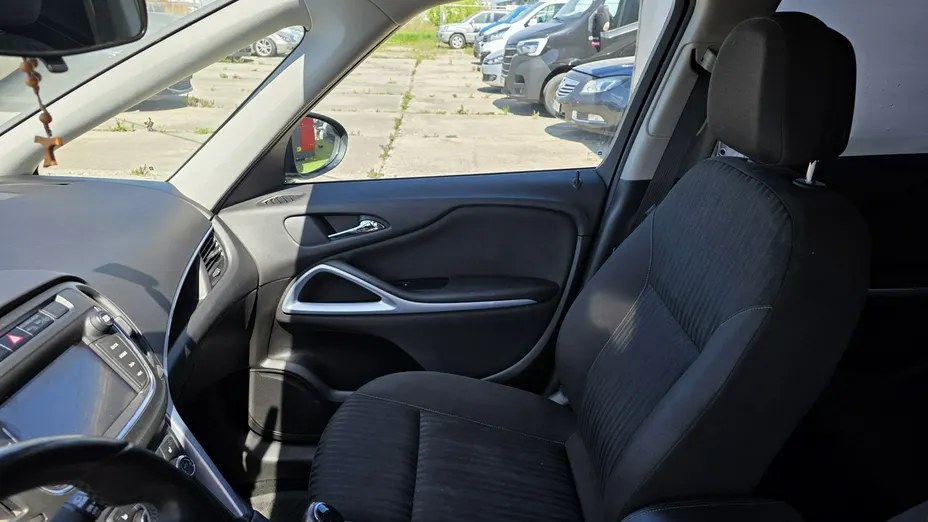 OPEL Zafira -