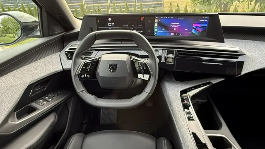 PEUGEOT 3008 -