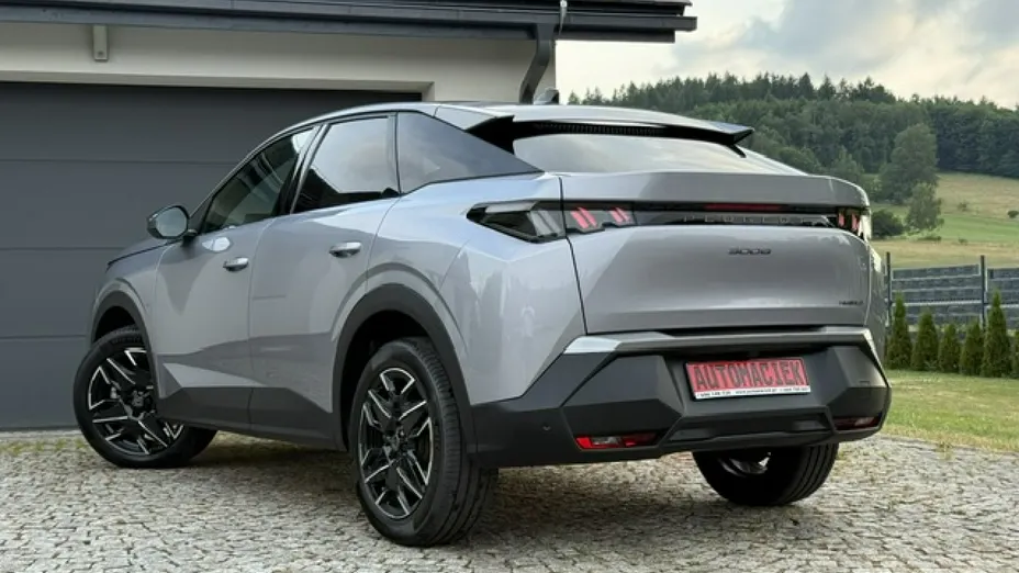PEUGEOT 3008 -