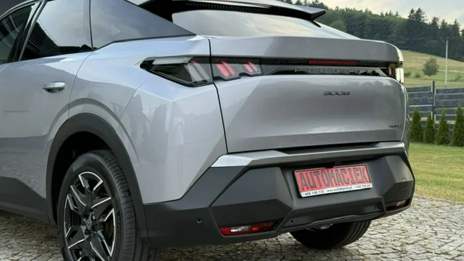 PEUGEOT 3008 -