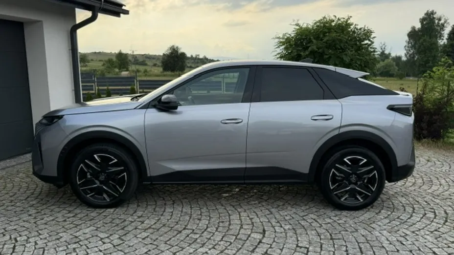 PEUGEOT 3008 -