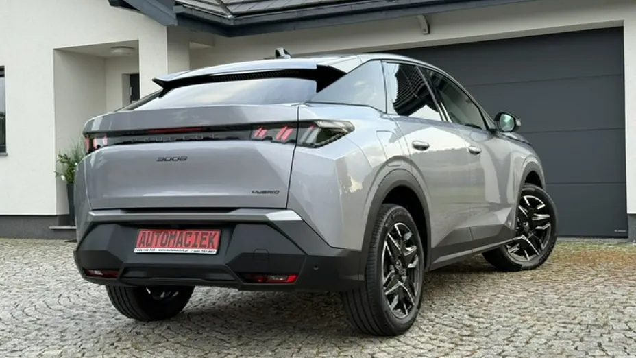 PEUGEOT 3008 -