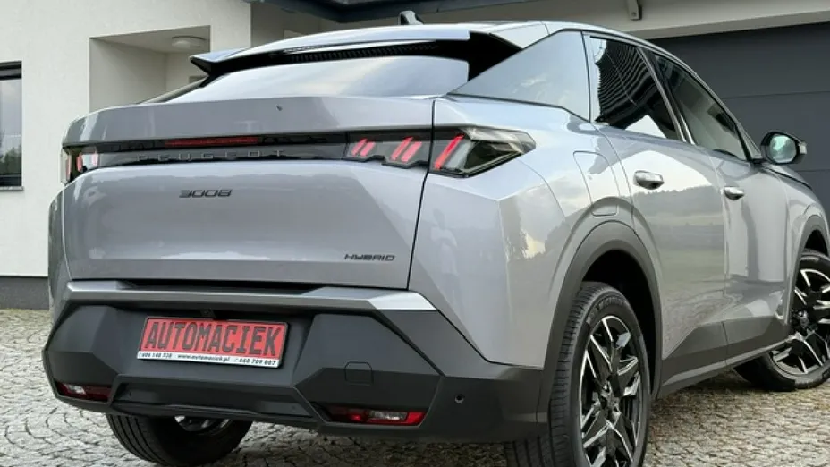 PEUGEOT 3008 -