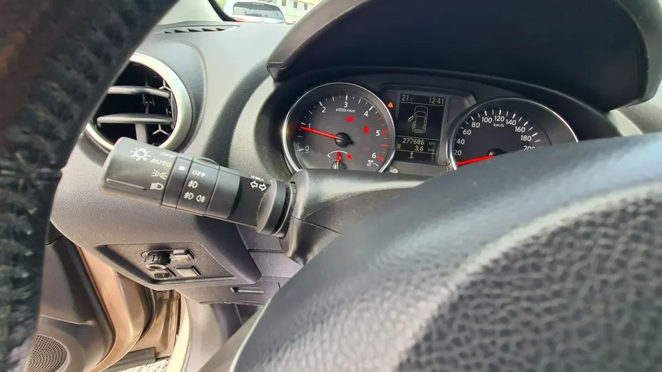NISSAN Qashqai -