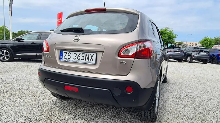 NISSAN Qashqai -
