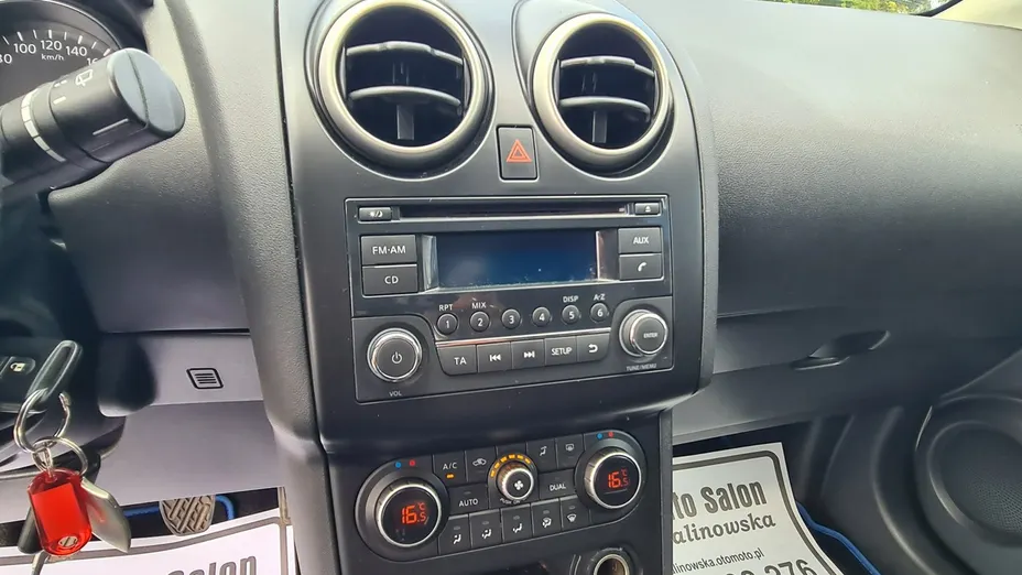 NISSAN Qashqai -