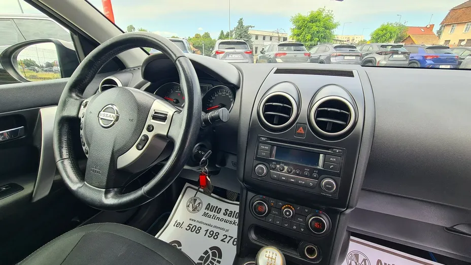 NISSAN Qashqai -