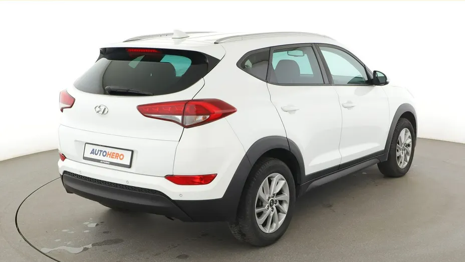 HYUNDAI Tucson -