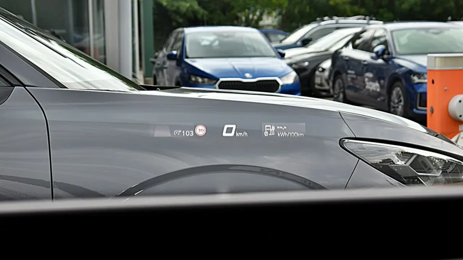 CUPRA Tavascan -