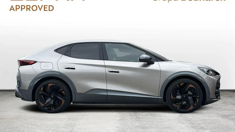 CUPRA Tavascan -