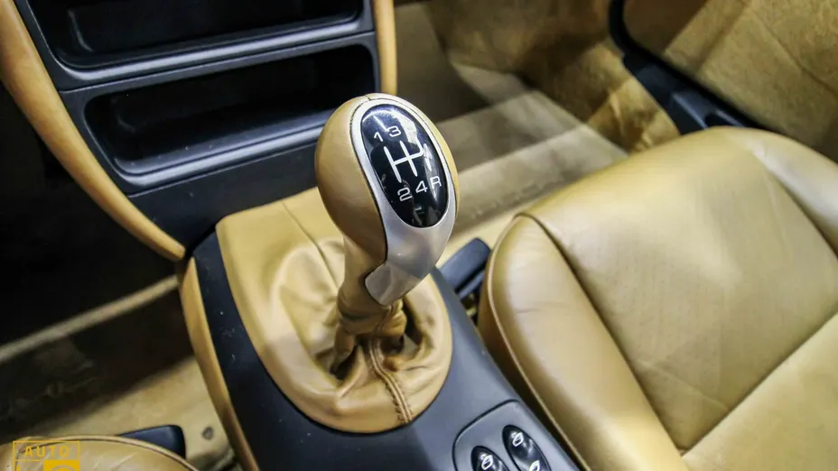PORSCHE Boxster -