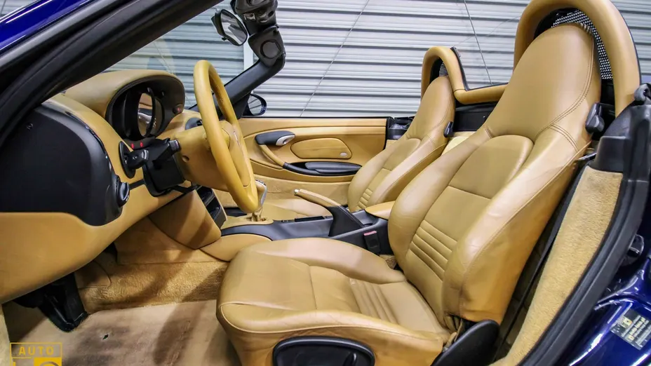 PORSCHE Boxster -