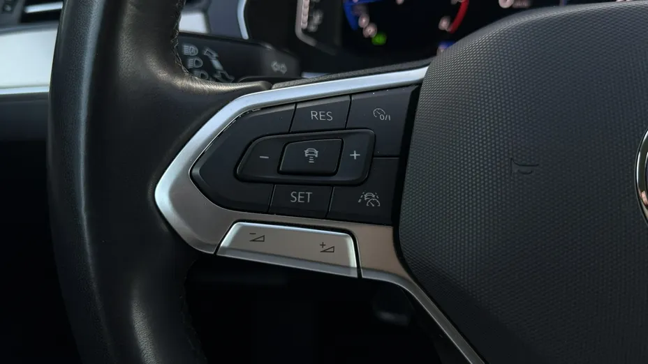 VOLKSWAGEN Passat -