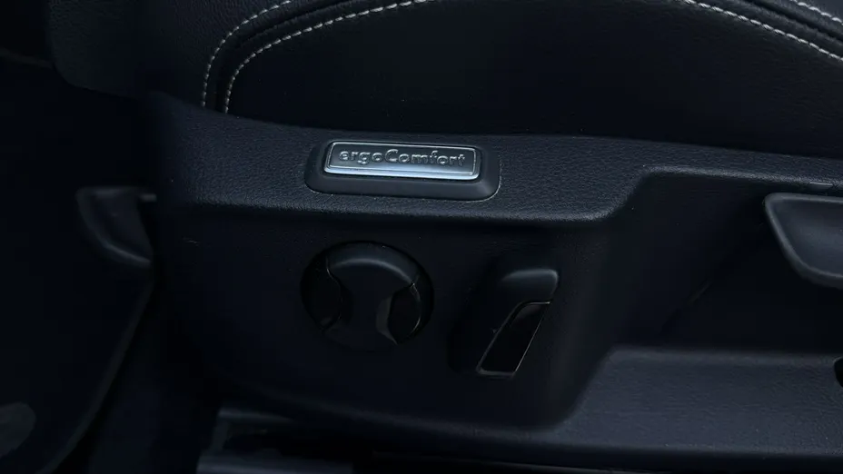 VOLKSWAGEN Passat -