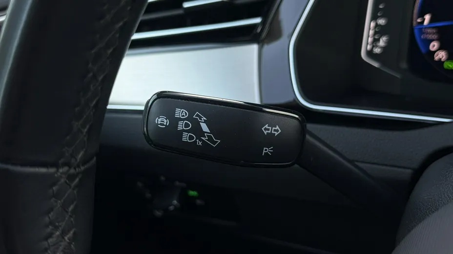 VOLKSWAGEN Passat -