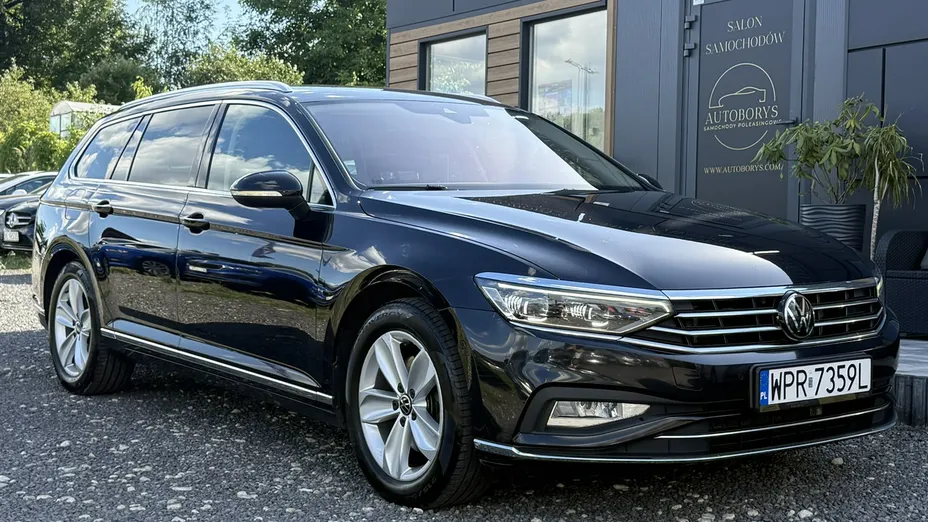 VOLKSWAGEN Passat -