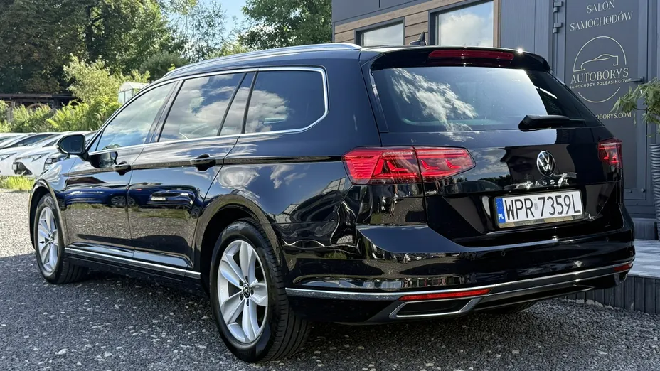 VOLKSWAGEN Passat -
