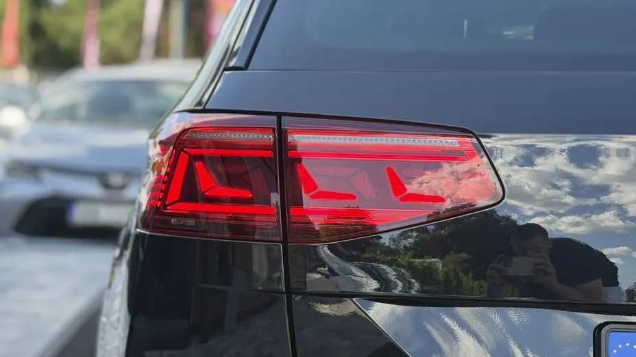 VOLKSWAGEN Passat -