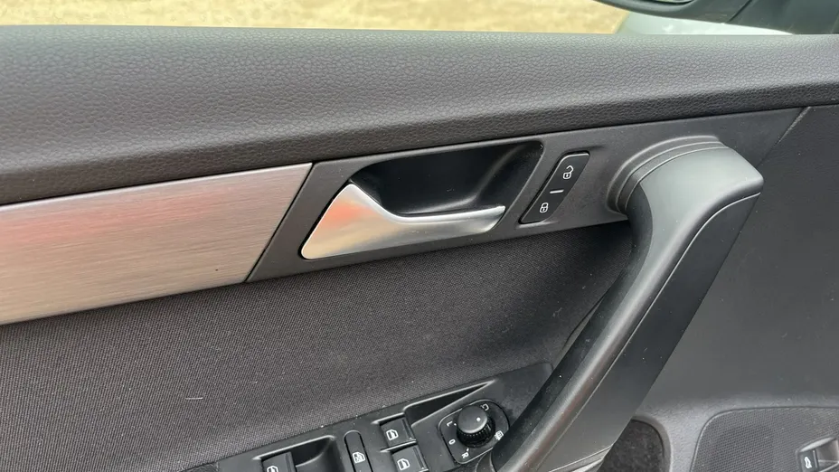 VOLKSWAGEN Passat -