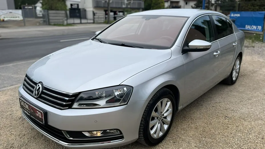 VOLKSWAGEN Passat -