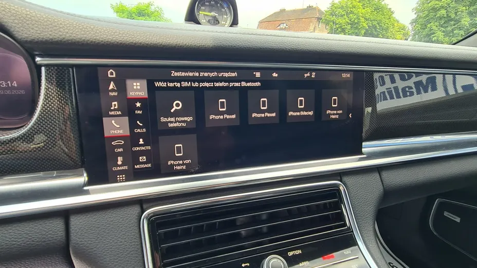 PORSCHE Panamera -