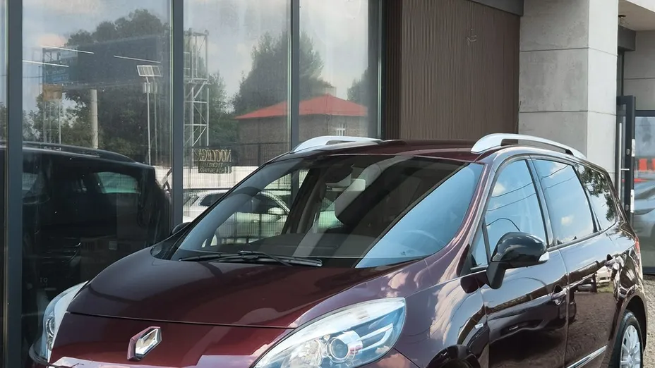 RENAULT Grand Scenic -