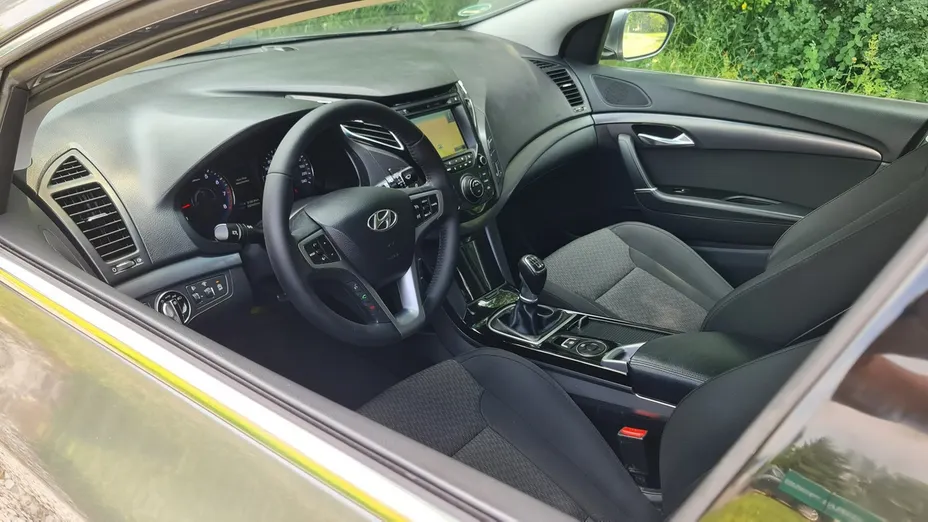 HYUNDAI i40 -