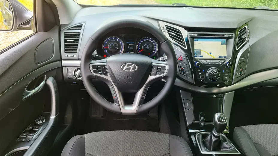 HYUNDAI i40 -
