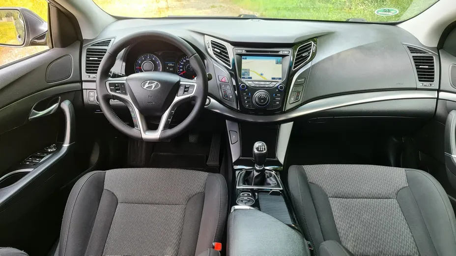 HYUNDAI i40 -