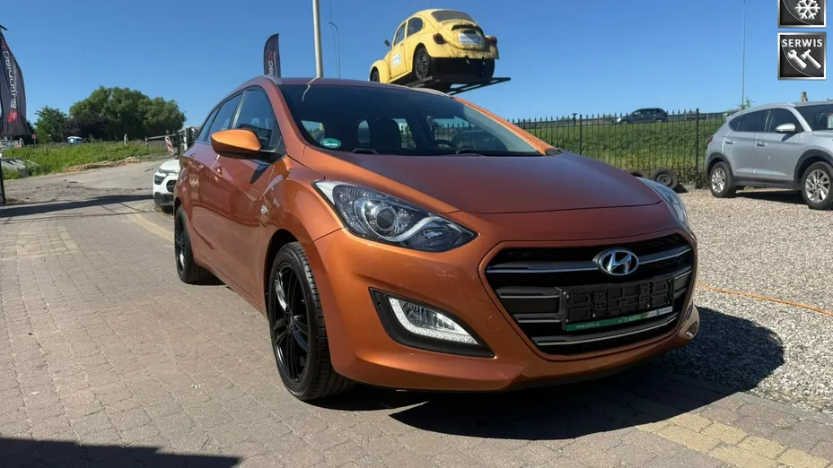 HYUNDAI i30 -