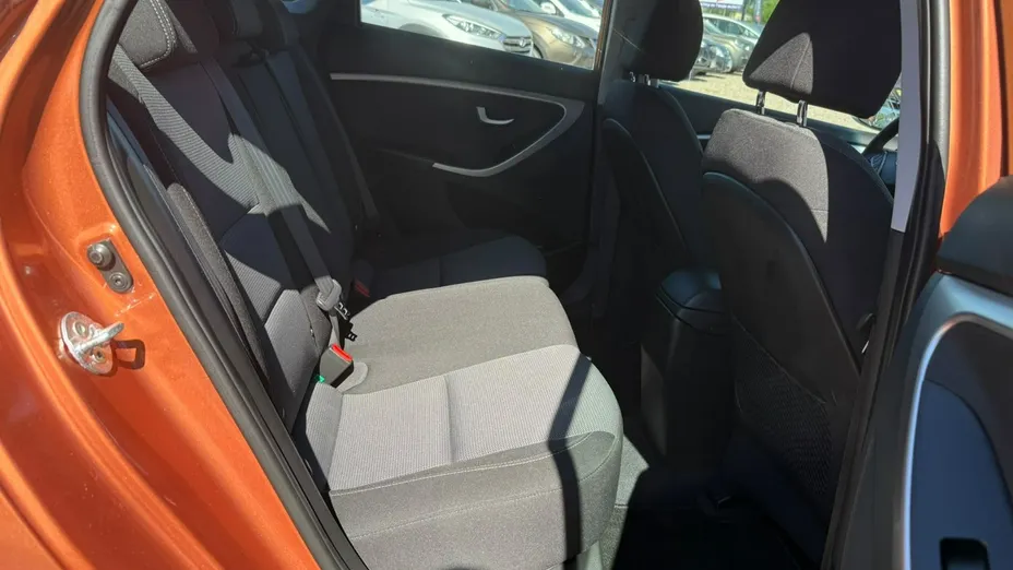 HYUNDAI i30 -