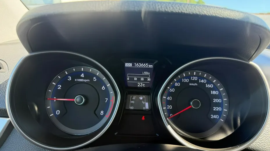 HYUNDAI i30 -