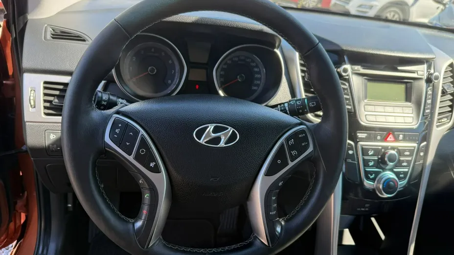 HYUNDAI i30 -